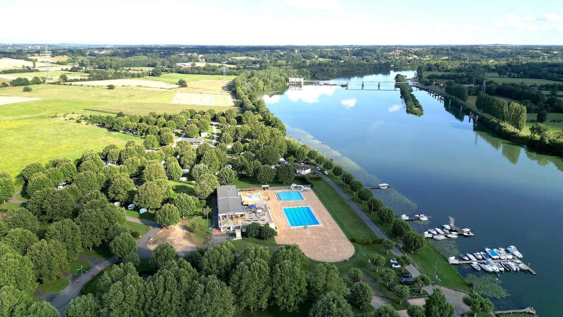Camping De Thoissey ***