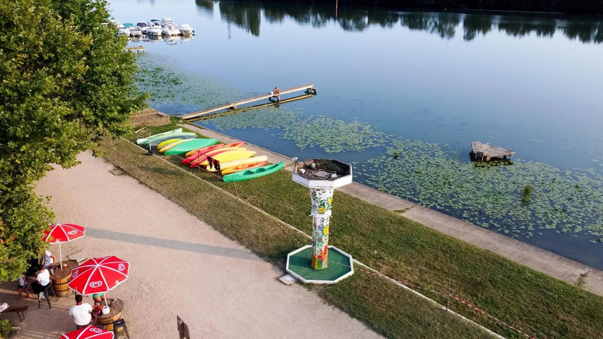 Camping De Thoissey *** 0*,
