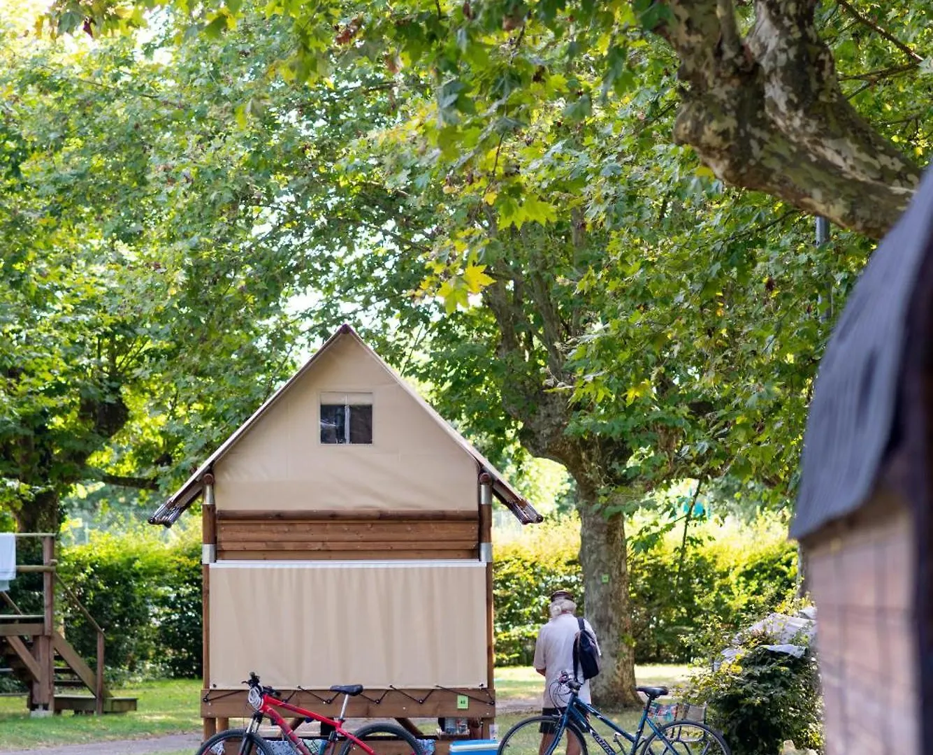 Camping De Thoissey *** Campsite