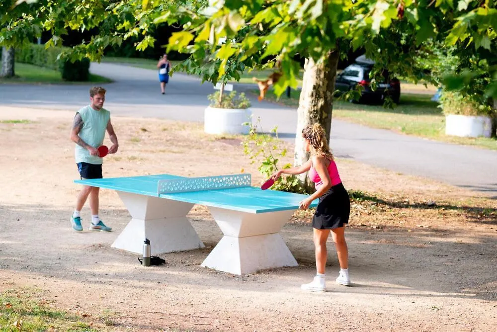 Camping De Thoissey *** Campsite